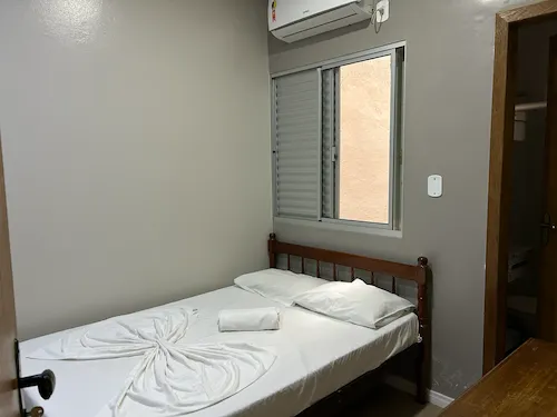 Suíte para casal do Hotel Campos em Aparecida
